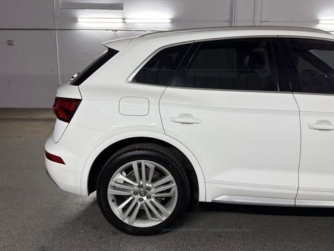 Used 2018 Audi Q5 2.0T Premium Plus w/ Premium Plus Package AWD/4WD image 6
