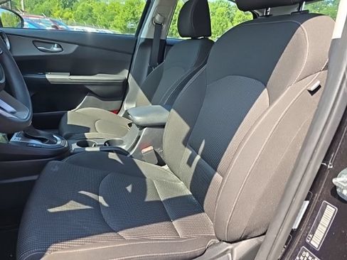 Certified 2021 Kia Forte LXS FWD image 11