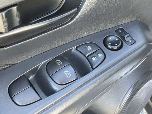 Certified 2025 Nissan Kicks Play S image 15