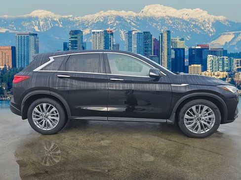 New 2025 INFINITI QX50 Pure image 8