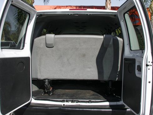 Used 2008 Ford E-350 and Econoline 350 XLT image 8