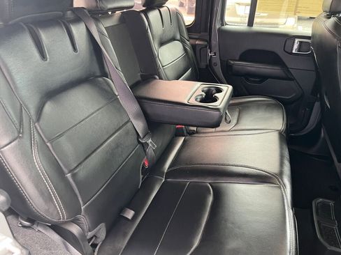 Used 2022 Jeep Wrangler Unlimited Sahara w/ Safety Group AWD/4WD image 30