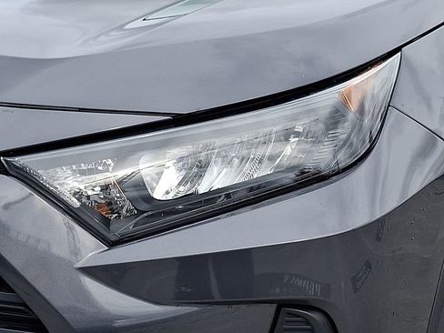 Used 2020 Toyota RAV4 LE image 11