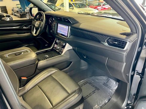 Used 2021 GMC Yukon Denali w/ Denali Premium Package image 15