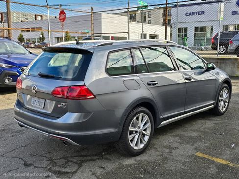 Used 2017 Volkswagen Golf Alltrack SE AWD/4WD image 7
