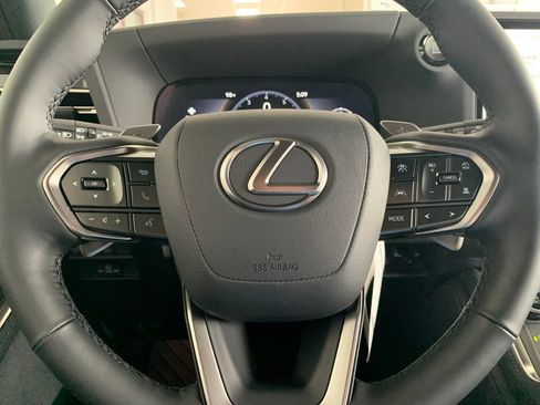 Used 2026 Lexus GX 550 w/ Accessory Package (2T) AWD/4WD image 17