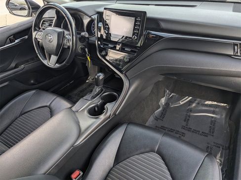 Used 2021 Toyota Camry SE image 10