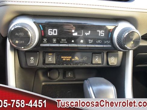 Used 2022 Toyota RAV4 XLE Premium image 38