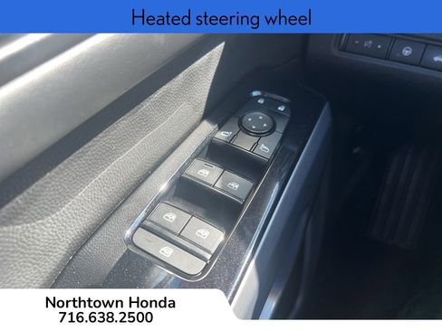 Used 2022 Nissan Pathfinder SL image 14