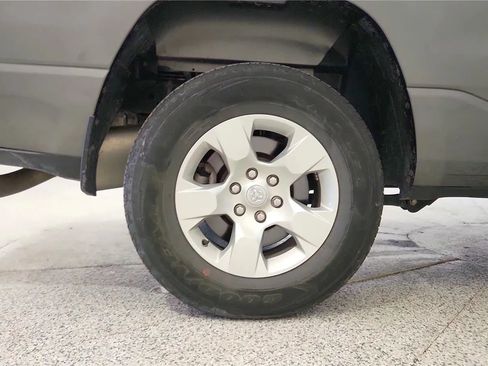 Used 2022 RAM 1500 Big Horn AWD/4WD image 14