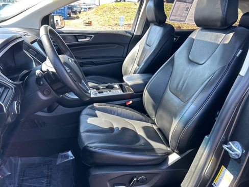Used 2019 Ford Edge Titanium w/ Equipment Group 301A image 8