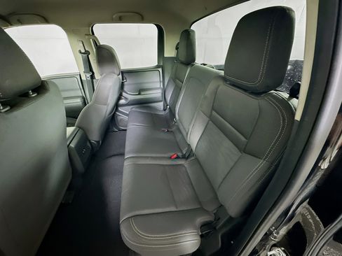 Used 2024 Nissan Frontier SV RWD image 26