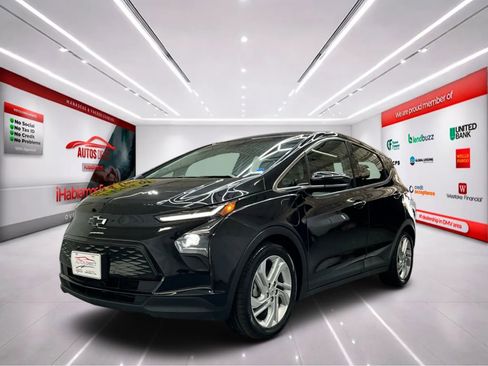 Used 2023 Chevrolet Bolt LT w/ Driver Confidence Package FWD image 3