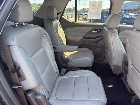 Used 2019 Chevrolet Traverse LT w/ LT Premium Package FWD image 12
