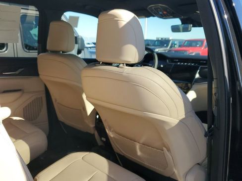 New 2025 Jeep Grand Cherokee L Limited w/ Black Appearance Package image 15