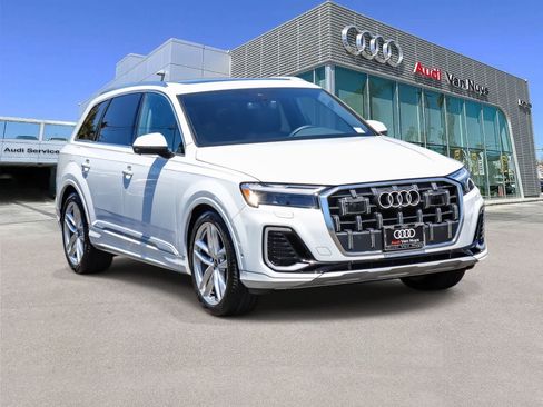Used 2025 Audi Q7 3.0T Premium Plus w/ Premium Plus Package AWD/4WD image 5