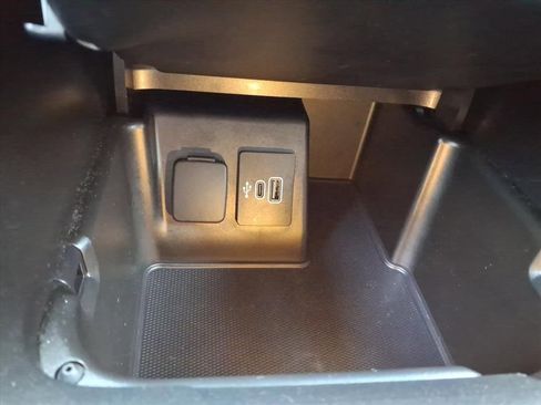 Used 2025 Ford Explorer ST-Line image 26