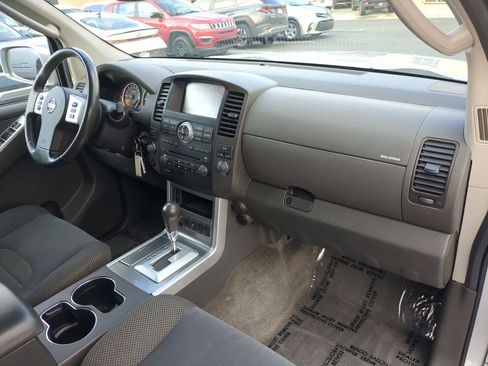Used 2011 Nissan Pathfinder SV w/ Protection Pkg image 32