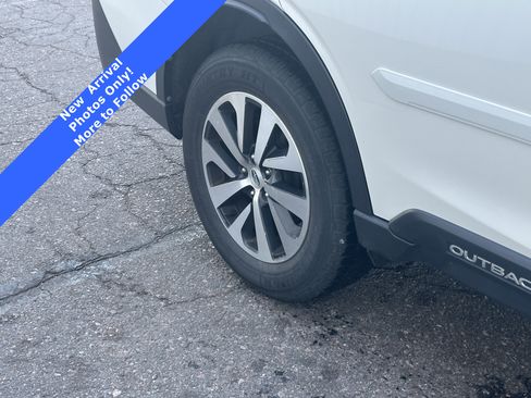 Used 2021 Subaru Outback Premium image 11