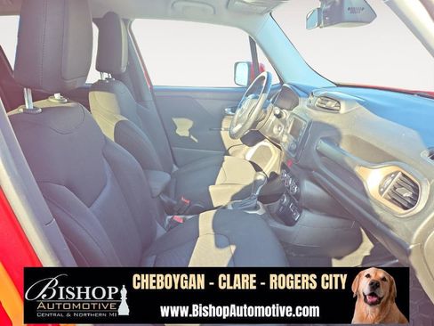 Used 2016 Jeep Renegade Latitude image 24