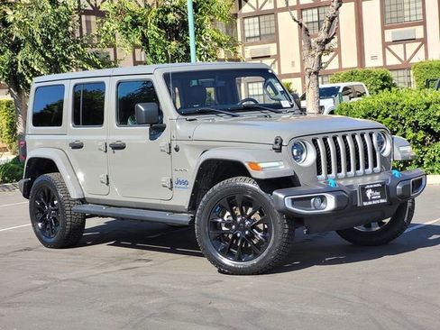 Used 2023 Jeep Wrangler Unlimited Sahara w/ Cold Weather Group AWD/4WD image 2