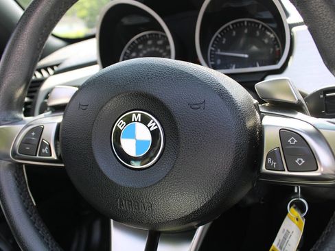 Used 2006 BMW Z4 3.0i RWD image 22