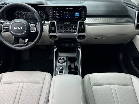 Certified 2023 Kia Sorento EX AWD/4WD image 13