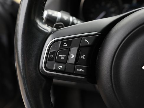 Used 2017 Jaguar XF Premium image 21