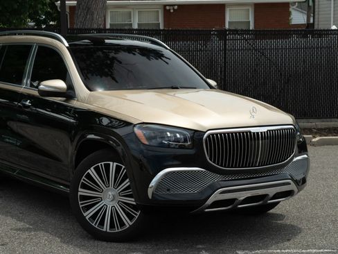 Used 2023 Mercedes-Benz Maybach GLS 600 4MATIC image 26