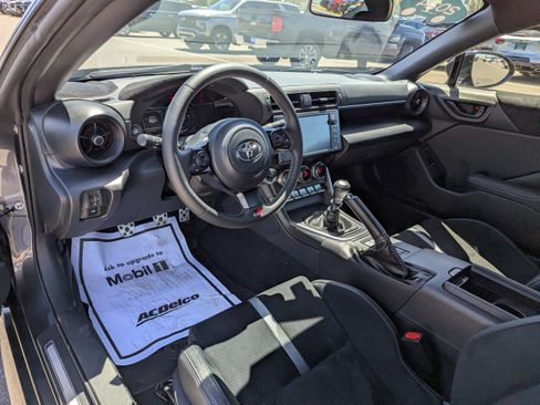 Used 2024 Toyota GR86 Premium RWD image 13