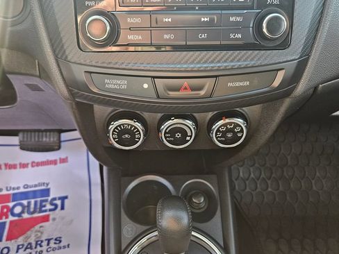 Used 2017 Mitsubishi Outlander Sport ES AWD/4WD image 16