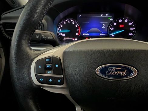 Used 2022 Ford Explorer XLT RWD image 32