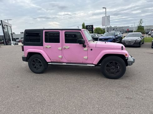 Used 2015 Jeep Wrangler Unlimited Sahara w/ Mopar Chrome Edition Group AWD/4WD image 4