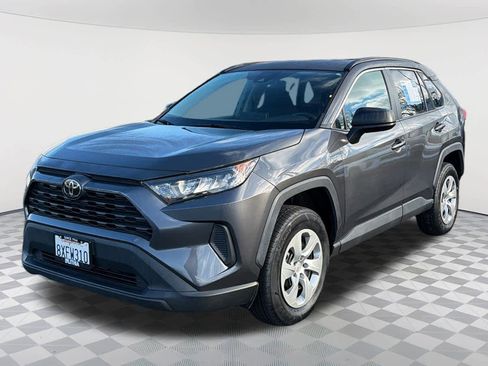 Used 2021 Toyota RAV4 LE image 1