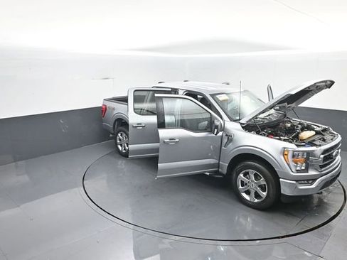 Certified 2022 Ford F150 XLT w/ Equipment Group 302A High image 33