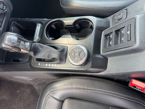 Used 2025 Ford Bronco Outer Banks AWD/4WD image 16