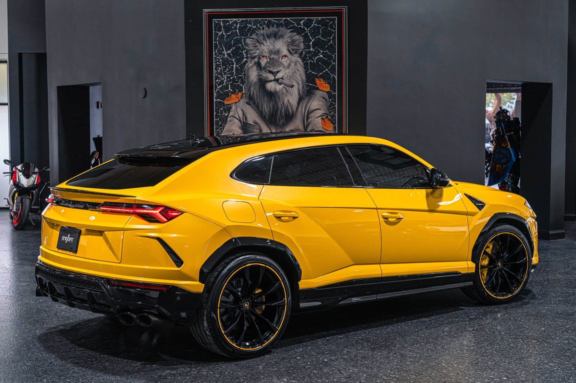 Used 2021 Lamborghini Urus AWD/4WD image 25