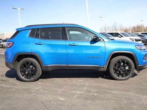 New 2026 Jeep Compass Latitude image 3