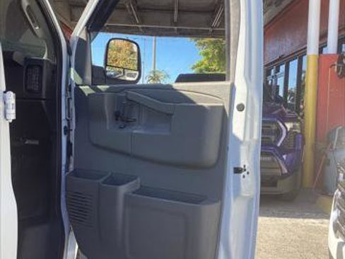 Used 2019 GMC Savana 2500 w/ Driver Convenience Package image 12