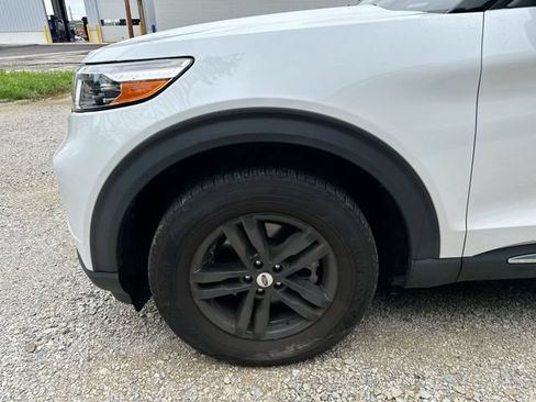 Used 2020 Ford Explorer XLT w/ Equipment Group 202A AWD/4WD image 34