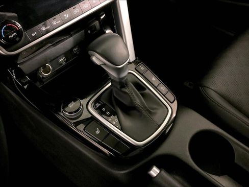 Used 2023 Kia Seltos EX image 17