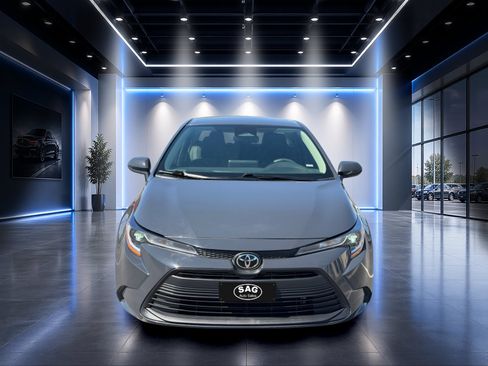 Used 2023 Toyota Corolla LE FWD image 5