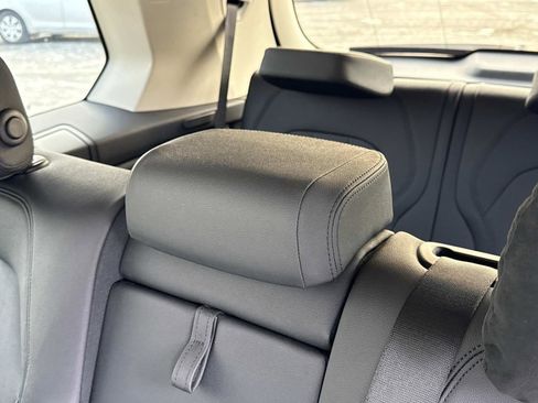 Used 2021 BMW X7 xDrive40i w/ Cold Weather Package image 17