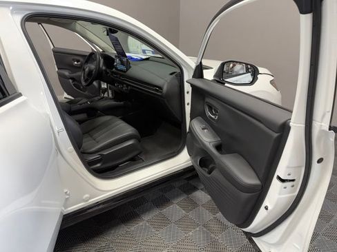 Used 2025 Honda HR-V EX-L image 24