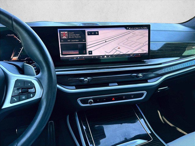 Used 2024 BMW X7 xDrive40i w/ M Sport Package AWD/4WD image 8