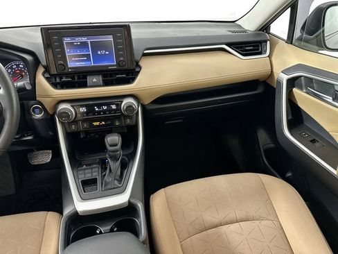 Used 2021 Toyota RAV4 XLE w/ Convenience Package image 25
