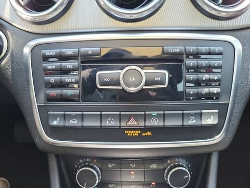 Used 2015 Mercedes-Benz GLA 250 4MATIC image 29