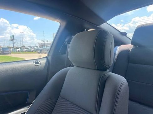 Used 2013 Ford Mustang Coupe RWD image 6