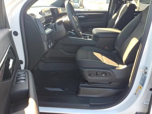 New 2026 Chevrolet Suburban LS RWD image 16