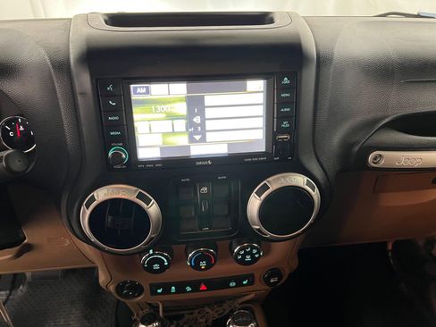 Used 2011 Jeep Wrangler Unlimited Rubicon w/ Dual Top Group image 24